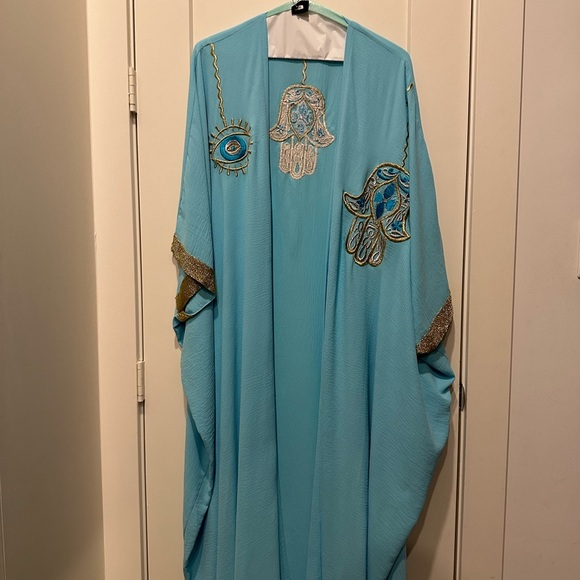 Elegant Light Blue Abaya with Hamsa Hand & Eye Embroidery - One Size - Picture 2 of 4